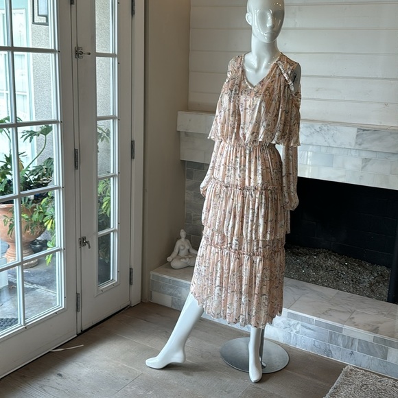 Chelsea & Violet Floral Tiered Cold Shoulder Midi Dress Size Small - Picture 2 of 11